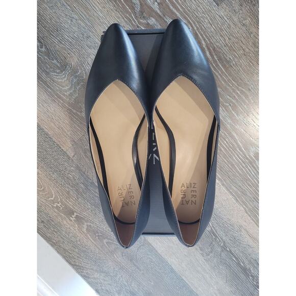 Naturalizer Women's Havana Slip On's Flats Black Leather size 8.5 Wide - Picture 2 of 7